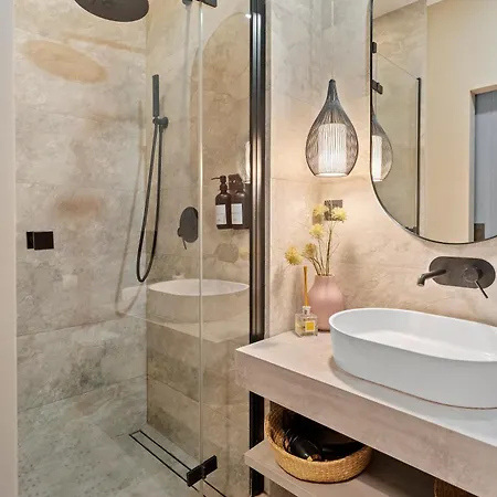 Апартаменти Tova Pearl - Cozy, Modern 2br Apt, Dt, Ultracentral, Chabad Across Street, 20 Min Walk To Old Town Бухарест