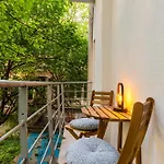Tova Pearl - Cozy, Modern 2br Apt, Dt, Ultracentral, Chabad Across Street, 20 Min Walk To Old Town アパート