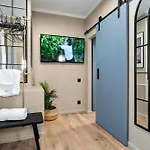 アパート Tova Pearl - Cozy, Modern 2br Apt, Dt, Ultracentral, Chabad Across Street, 20 Min Walk To Old Town ブカレスト
