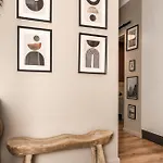 Tova Pearl - Cozy, Modern 2br Apt, Dt, Ultracentral, Chabad Across Street, 20 Min Walk To Old Town アパート ブカレスト