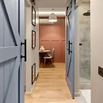 Tova Pearl - Cozy, Modern 2br Apt, Dt, Ultracentral, Chabad Across Street, 20 Min Walk To Old Town ブカレスト