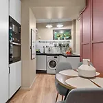 アパート Tova Pearl - Cozy, Modern 2br Apt, Dt, Ultracentral, Chabad Across Street, 20 Min Walk To Old Town ブカレスト