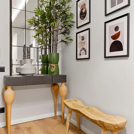 Tova Pearl - Cozy, Modern 2br Apt, Dt, Ultracentral, Chabad Across Street, 20 Min Walk To Old Town *