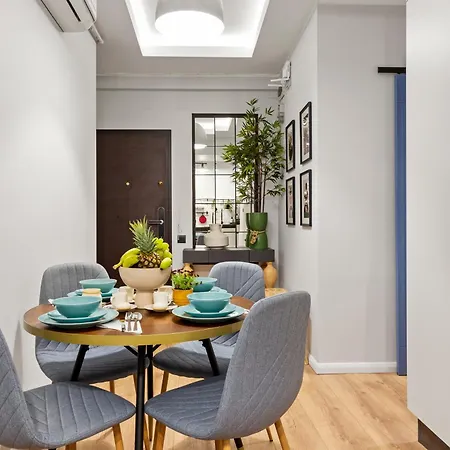 Tova Pearl - Cozy, Modern 2br Apt, Dt, Ultracentral, Chabad Across Street, 20 Min Walk To Old Town Apartment Bucharest