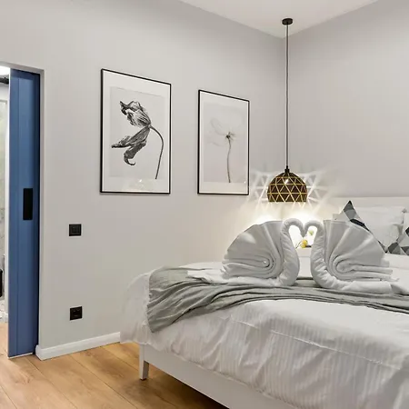 Tova Pearl - Cozy, Modern 2br Apt, Dt, Ultracentral, Chabad Across Street, 20 Min Walk To Old Town Apartment Bucharest