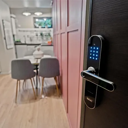 Tova Pearl - Cozy, Modern 2br Apt, Dt, Ultracentral, Chabad Across Street, 20 Min Walk To Old Town Appartamento Bucarest