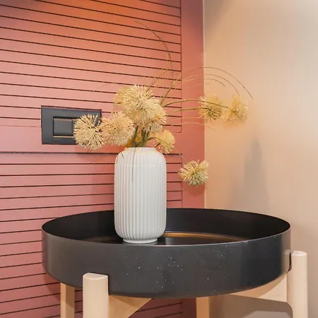 Tova Pearl - Cozy, Modern 2br Apt, Dt, Ultracentral, Chabad Across Street, 20 Min Walk To Old Town