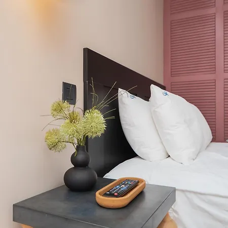 Tova Pearl - Cozy, Modern 2br Apt, Dt, Ultracentral, Chabad Across Street, 20 Min Walk To Old Town Bukareszt