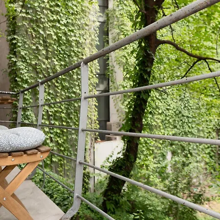 Tova Pearl - Cozy, Modern 2br Apt, Dt, Ultracentral, Chabad Across Street, 20 Min Walk To Old Town * Bukareszt