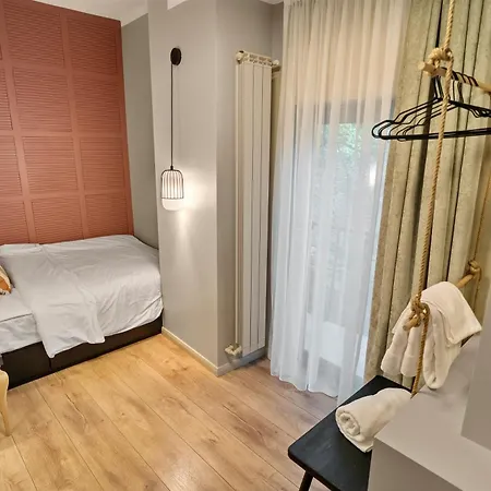 Tova Pearl - Cozy, Modern 2br Apt, Dt, Ultracentral, Chabad Across Street, 20 Min Walk To Old Town Apartament