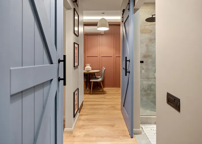 Tova Pearl - Cozy, Modern 2br Apt, Dt, Ultracentral, Chabad Across Street, 20 Min Walk To Old Town Bukurešť