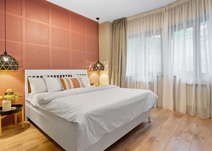 Tova Pearl - Cozy, Modern 2br Apt, Dt, Ultracentral, Chabad Across Street, 20 Min Walk To Old Town Apartmán Bukurešť