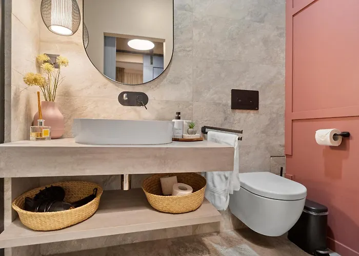 Tova Pearl - Cozy, Modern 2br Apt, Dt, Ultracentral, Chabad Across Street, 20 Min Walk To Old Town * Bukurešť