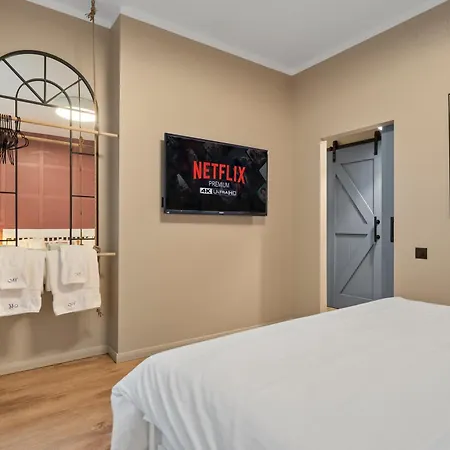 Tova Pearl - Cozy, Modern 2br Apt, Dt, Ultracentral, Chabad Across Street, 20 Min Walk To Old Town Appartement *