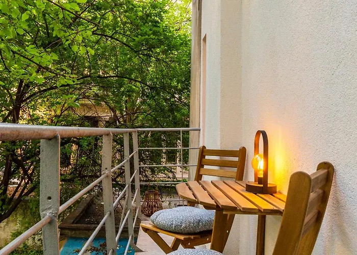 Tova Pearl - Cozy, Modern 2br Apt, Dt, Ultracentral, Chabad Across Street, 20 Min Walk To Old Town Apartman