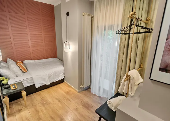 Tova Pearl - Cozy, Modern 2br Apt, Dt, Ultracentral, Chabad Across Street, 20 Min Walk To Old Town Apartman