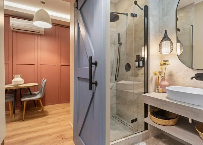 Tova Pearl - Cozy, Modern 2br Apt, Dt, Ultracentral, Chabad Across Street, 20 Min Walk To Old Town *