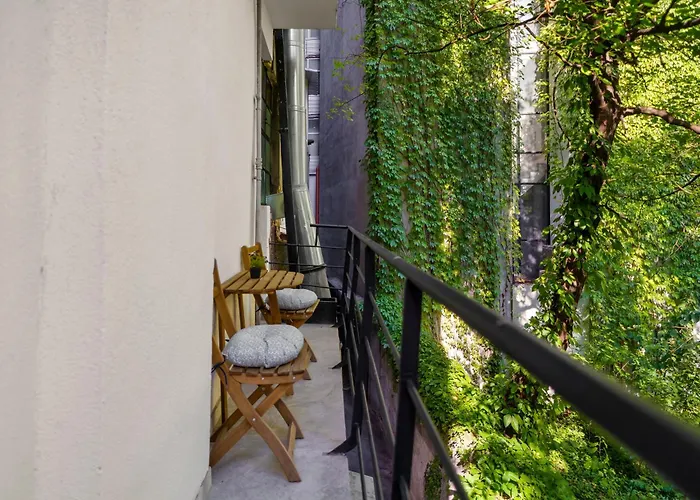 Tova Pearl - Cozy, Modern 2br Apt, Dt, Ultracentral, Chabad Across Street, 20 Min Walk To Old Town *