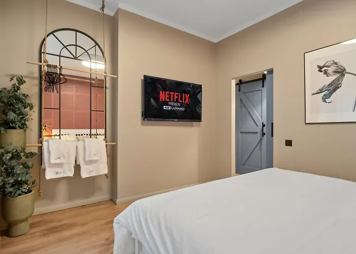 Tova Pearl - Cozy, Modern 2br Apt, Dt, Ultracentral, Chabad Across Street, 20 Min Walk To Old Town Lejlighed *